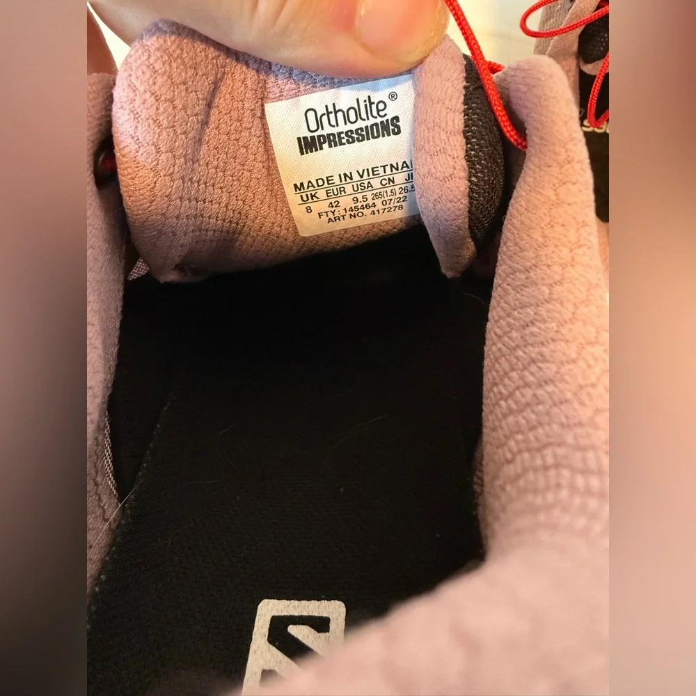 Women’s Salomon Ultra Glide Running Shoes, size 9.5 - Picture 10 of 10